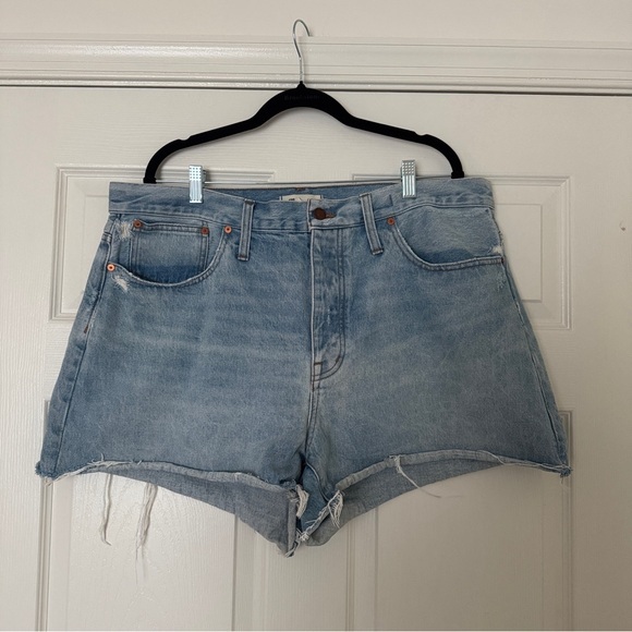 Madewell Curvy Relaxed Denim Shorts | High Rise Cutoff Shorts 32 - Picture 1 of 7
